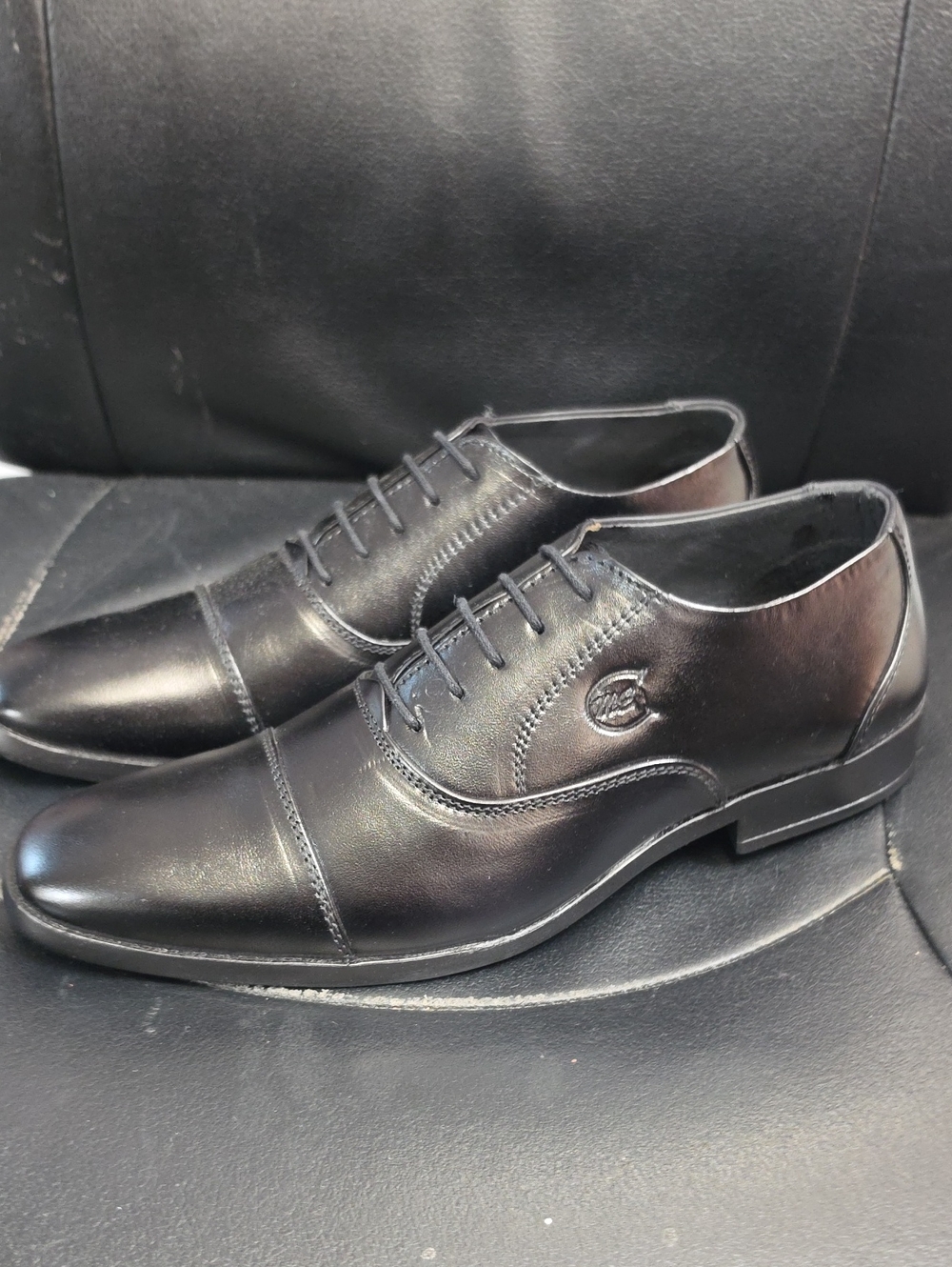 Classic Men's Black Leather Cap-Toe Oxford Dress Shoes